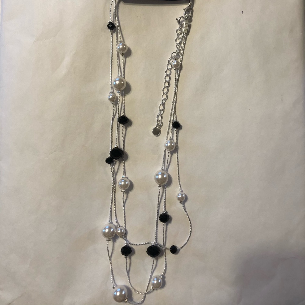 Black n pearl necklace